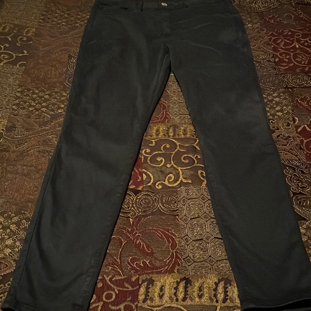 American Eagle Outfitters Fade Bleach Super Soft Jegging